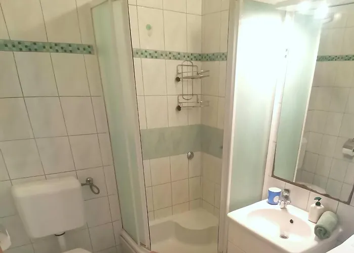 아파트 & Orange 흐바르