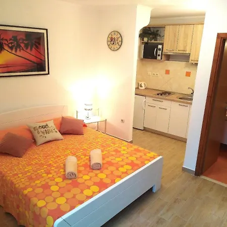 Apartment & Orange *