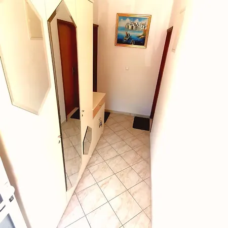 & Orange Apartment *