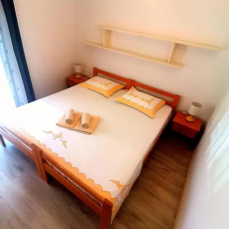 & Orange Apartment Hvar Town