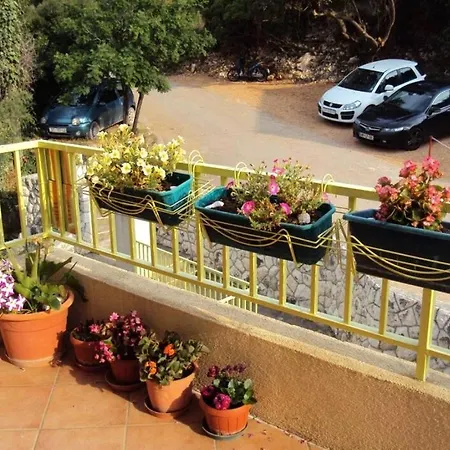 & Orange Apartment Hvar Town