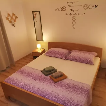 & Orange * Hvar Town