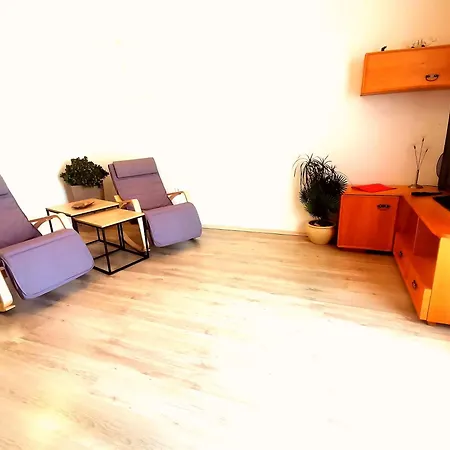 & Orange Apartment *