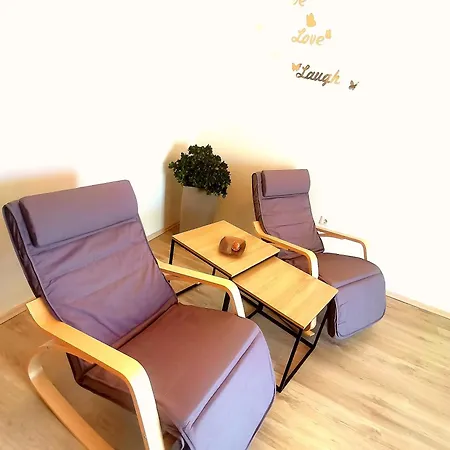 아파트 & Orange 흐바르