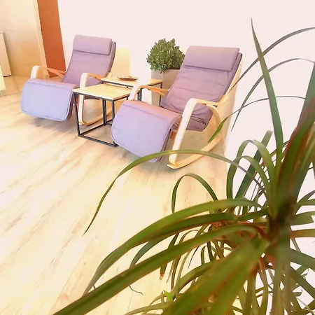 & Orange * 赫瓦尔