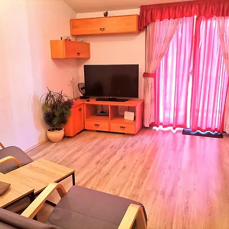 Apartment & Orange Hvar Town