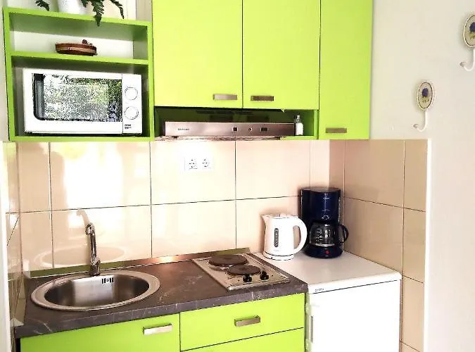 & Orange Apartment Hvar Town