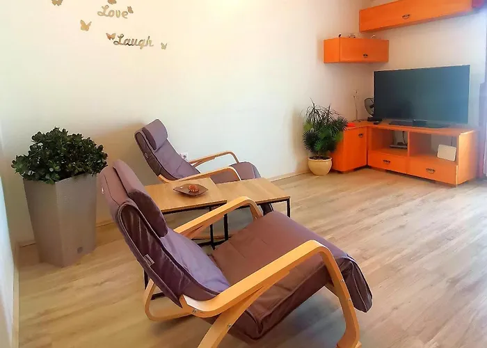 & Orange Apartment Hvar Town