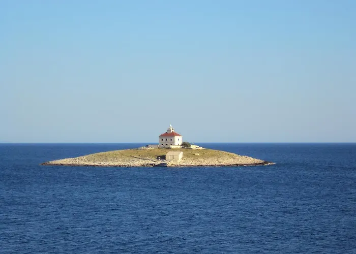 & Orange Apartment *