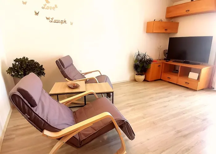 & Orange * Hvar Town